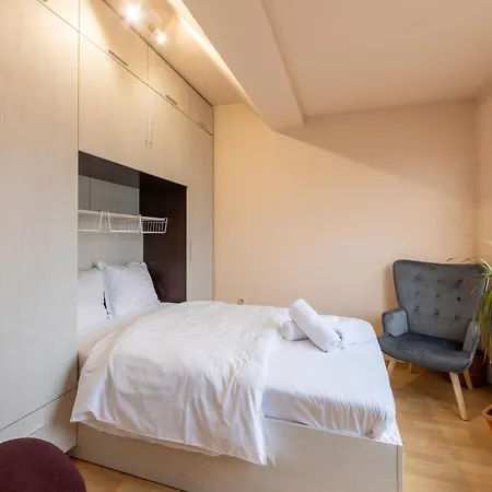 Budget Flat Near Market & Bus Station