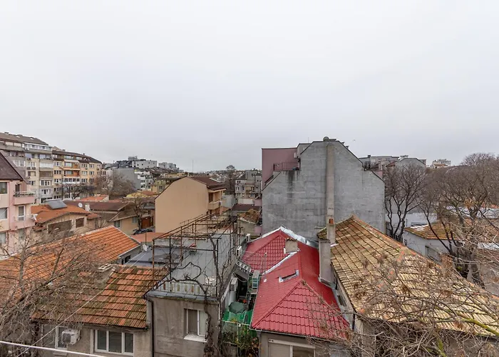 Budget Flat Near Market & Bus Station Apartment *