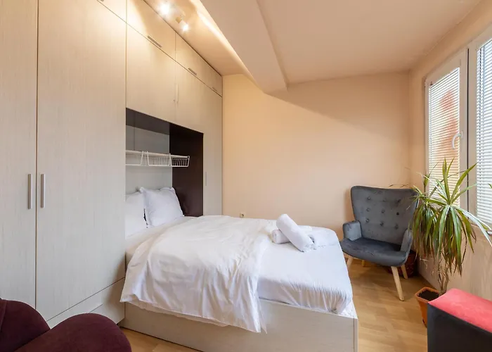 Budget Flat Near Market & Bus Station