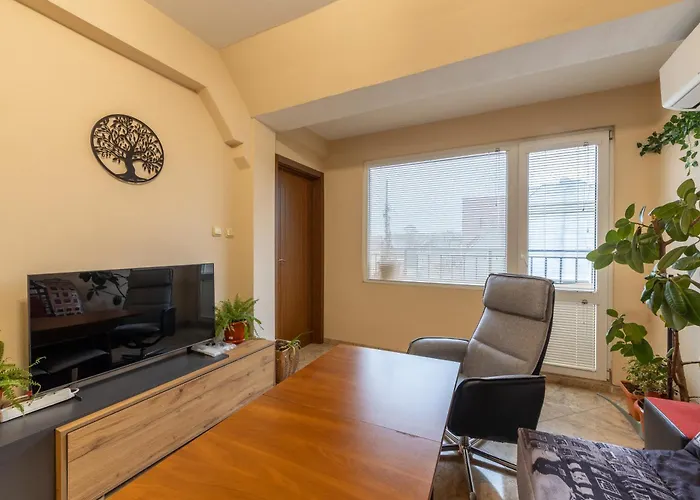 Budget Flat Near Market & Bus Station