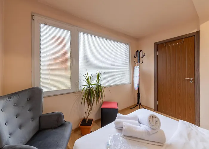 Apartment Budget Flat Near Market & Bus Station Varna