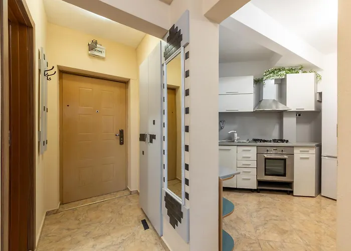 Budget Flat Near Market & Bus Station וארנה